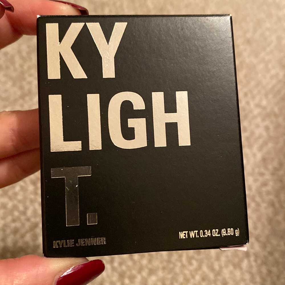 Kylie Cosmetics KyLight